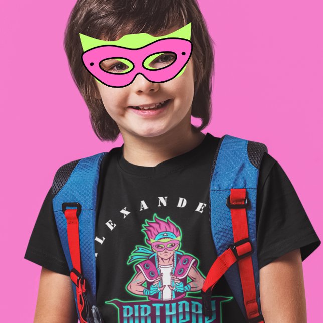 Grönt och rosa mask för superhjälten Avatar Birthd T Shirt (Skapare uppladdad)