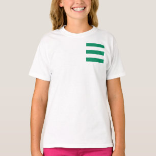 Grönt och vitt rand- plåster på en t shirt