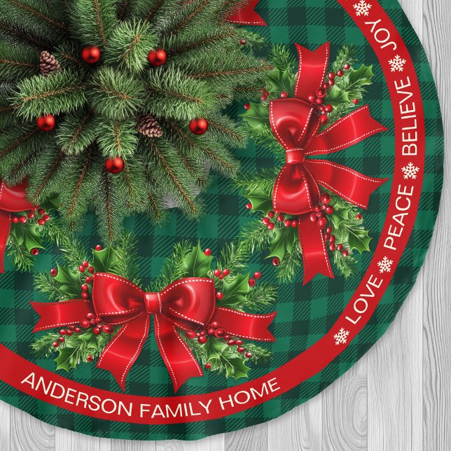 Grönt Play Ribbon Holly Festive Ord jul Julgransmatta Borstad Polyester (Green Plaid Ribbon Holly Festive Words Christmas Brushed Polyester Tree Skirt)