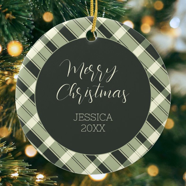 Grönt PMönster Modern Script God jul Julgransprydnad Keramik (Green Plaid Pattern Modern Script Merry Christmas Ceramic Ornament)