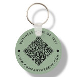 Grönt | QR-kodnyckelkedja för Business Anpassnings Nyckelring<br><div class="desc">QR-nyckelkedja för anpassade,  med en bakgrund för grönt av byte. Om du vill skapa en ny QR-kod på designen lägger du till webbadressen eller mediehandtaget för social i funktionen Anpassa den här mallen.</div>