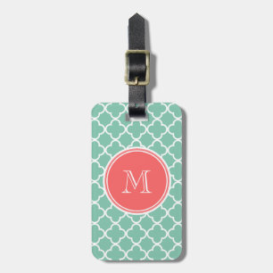 Grönt Quatrefoil för Mint mönster, korallMonogram Bagagebricka