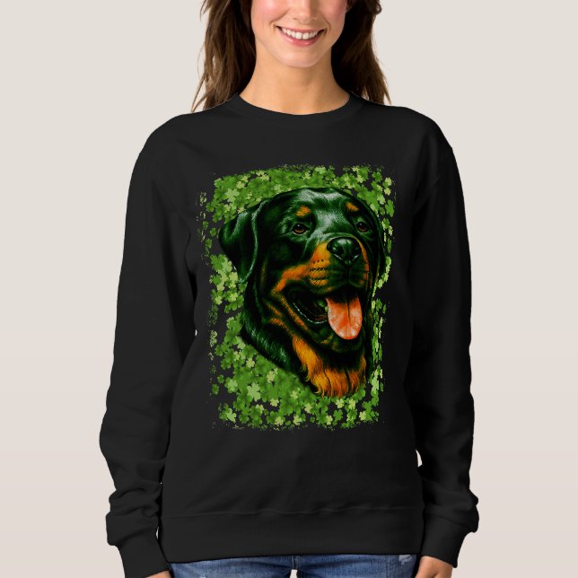 Grönt Rottweiler Hund aveln St Patrick S Day Hund  T Shirt (Framsida)