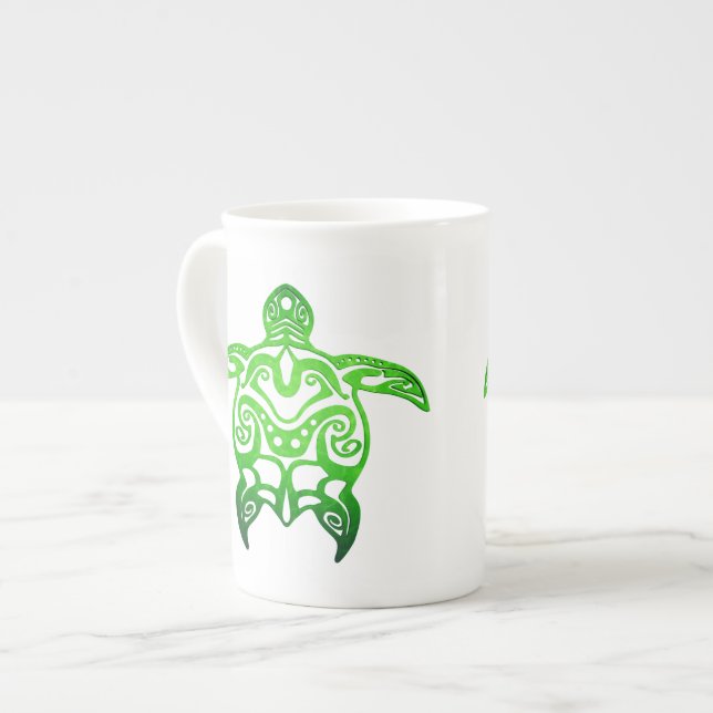 Grönt Sea Turtle Tribal Benporslin Mugg (Framsida vänster)