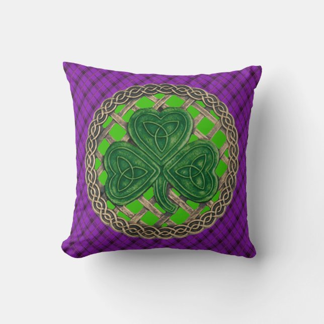 Grönt Shamrock Celtic Knots on Lila Play Kudde (Framsida)