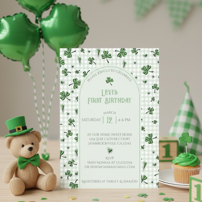 Grönt Shamrock First Birthday Photo Investigation Tack Kort (Cute Shamrock 1st Birthday Invitation for Irish Kids Birthday Party. Lucky Green Clovers & Hearts)