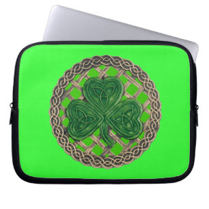Grönt Shamrock på keltiska knoter Laptop sleeve