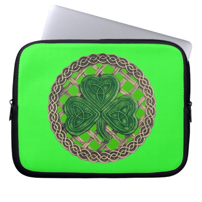 Grönt Shamrock på keltiska knoter Laptop sleeve (Framsidan)