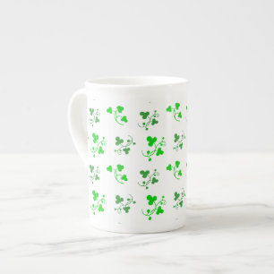 Grönt Shamrocks Mönster Mugg Benporslin Mugg