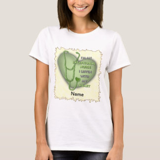 Grönt Sjuksköterska med exceptionell hjärtsjukdom T Shirt