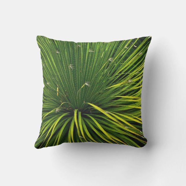 GRÖNT SOTOL PLANT /OUTDOOR PILLOW UTOMHUSKUDDE (Baksida)