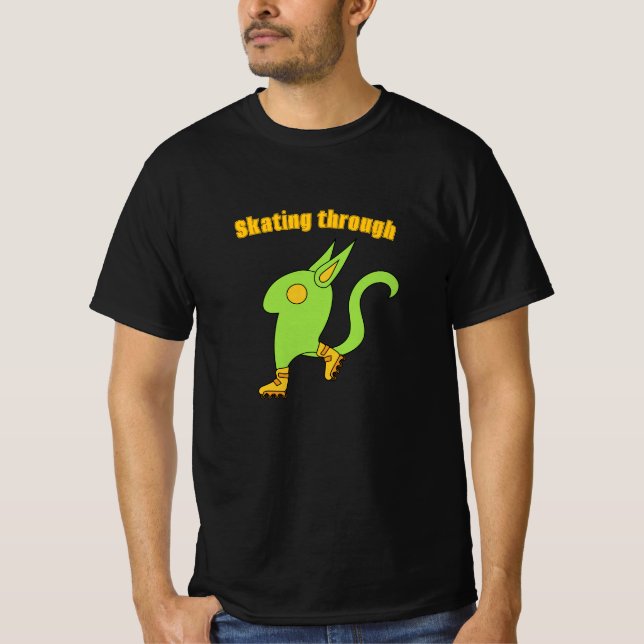 Grönt sött monster på skridskor t shirt (Framsida)