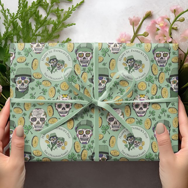 Grönt St patrick's day Irish Sugar Skull Anpassnin Presentpapper (Custom St Patrick's Hand-Drawn Design in Black Ink. Irish Sugar Skulls Dressed in Hats & Scarves. )