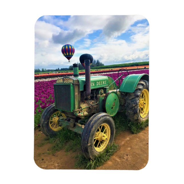 Grönt Tractor in Tulip Fält, Oregon Magnet (Vertikal)