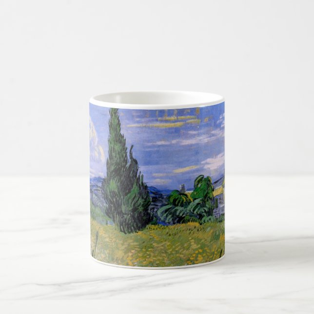 Grönt vetefält med cypress av Vincent van Gogh Kaffemugg (Center)