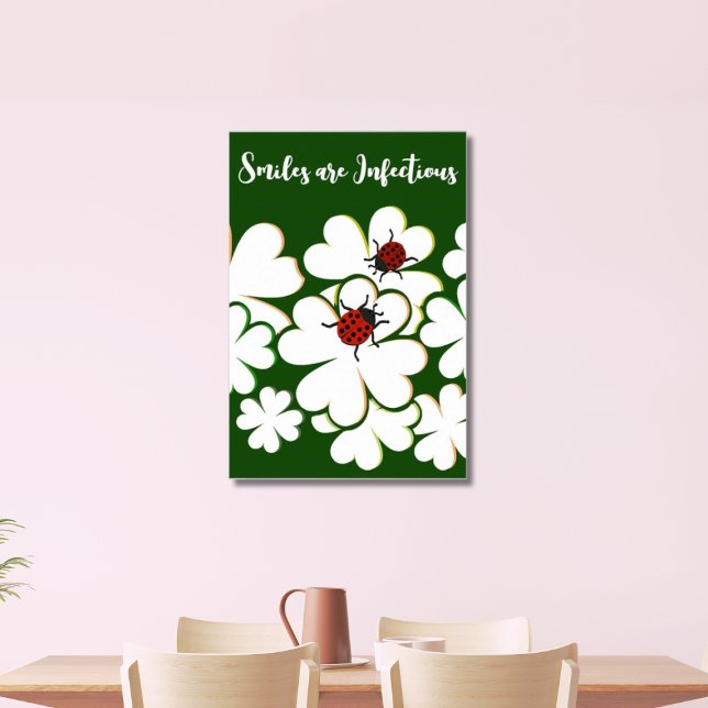 Grönt & Vita Nyckelpigan Löv är smittsamma Poster (Smiles are Infectious, Clover & Ladybugs)
