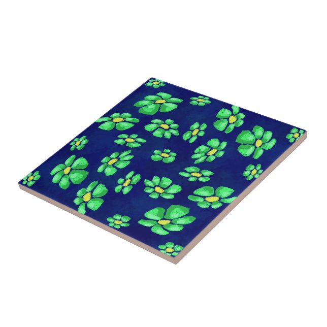 Grönt Whimsical Flowers Daisys on Blue Background Kakelplatta (Sidan)