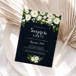 Grönt White Blommigt Royal Blue Surprise Party Inbjudningar<br><div class="desc">Den här gröntens inbjudan till royalet för vita blommigtar är perfekt för en rustiksfödelsedag,  pension eller något överraskande party. Konstruktionen har vattenfärgade vita peonier med grönt i mörk blått bakgrund.</div>
