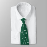 Grönt White Golf Mönster Boll Flagga Klubb Golfer Slips<br><div class="desc">Minimal golf mönster med klubb,  bollar och flaggor för golfspelare. Ge till golf klubb,  golfer,  golfspelare,  lag,  tränare. Monokromt modernt trendig svart och vit golfgolfspelare mönster ger hemdekaler,  handdukar,  ...  Mörk grönt och vita golfhalsar i mönster</div>