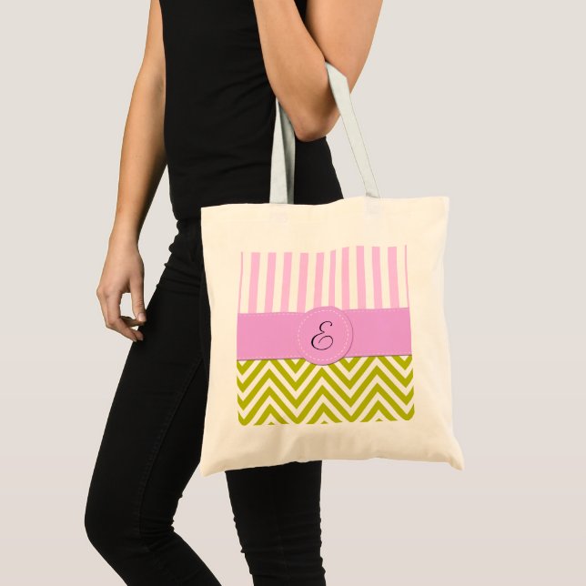 Grönt Zigzag, Chevron, Rosa Rand, Monogram Tygkasse (Framsida (produkt))