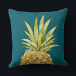 Grönten för jakt på ananas kudde<br><div class="desc">Tropical Charm Meets Coastal Comfort Välkomna en liten ömagi in i ditt område med detta Pineapple Beach House Reversible Dekorativ kudde - perfekten blandning av tropiska charmer och återlagd kustnära stil. 🌴 sida ett har ett fetstilt, välkomnande ananasgrafik - en klassisk symbol för gästfrihet och bra vibes. 🌿 Side 2...</div>