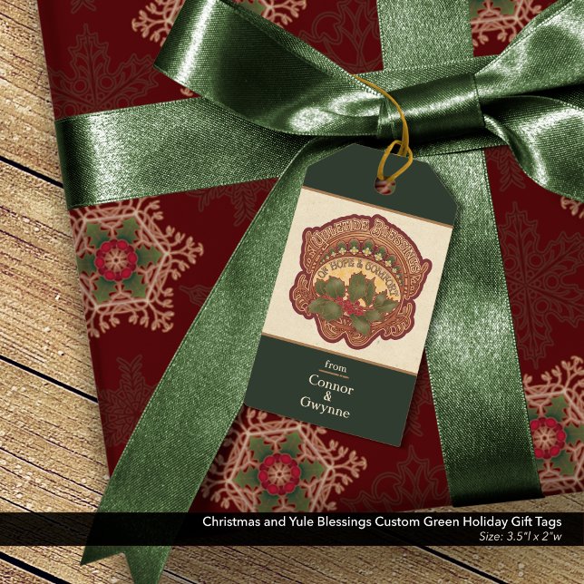 Grönten Helgdag för Jul- och Yule Blessings-Anpass Presentetikett (Personalized Christmas and Yule Blessings Holiday Gift Tags in Deep Hunter Green: Front Side)