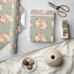 Grönten Rustik Watercolor Wood Slice Sage Presentpapper<br><div class="desc">Vi presenterar vår Rustic Wood Slice Bröllop-design, perfekt för ditt vita blommigt-bröllop eller rustic land lush lush grey firande. Vår design har ett runt träskikt i gräs med träd bark kant, som ger lite elegans till den jordens botaniska känsla. Den romantiska dammiga rosan i ro accentuerar konstruktionen på ett vackert...</div>
