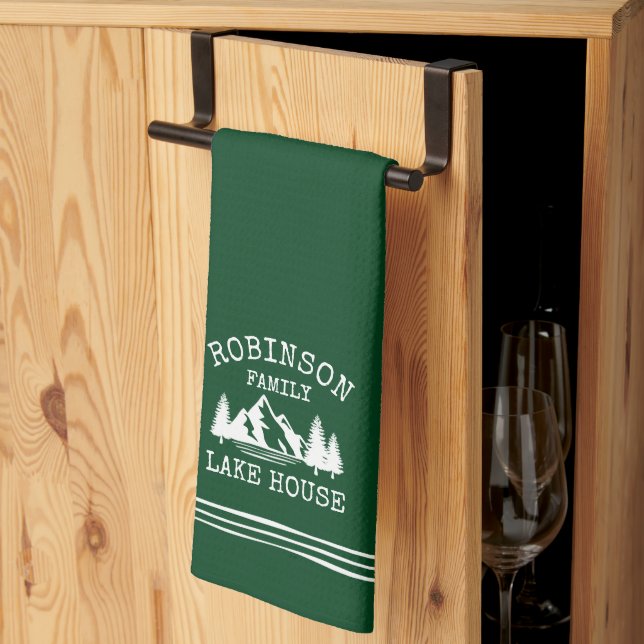 Grönten Träd Forest Sjö i Namn Kökshandduk (Thirds Fold)