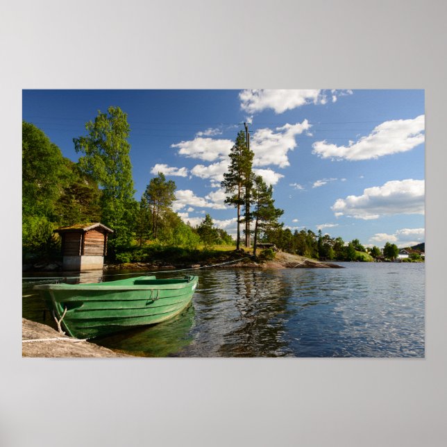 Gröntens båt i fjord i Norgen poster utskrift (Framsidan)