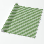 Gröntens skuggor av festiv klassisk stripe presentpapper<br><div class="desc">Den här pappra diagonala helgdag med diagonalrandad grönt är roligt för dekorering,  formgivning och är perfekt för gåvor och presenter! Klicka på knappen "Anpassa den!" om du vill ändra bakgrunden till färg,  lägga till text med mera! Föränderlig BAKGRUND FÄRG!!!!! Behöver du hjälp? Kontakta oss genom butiken!</div>