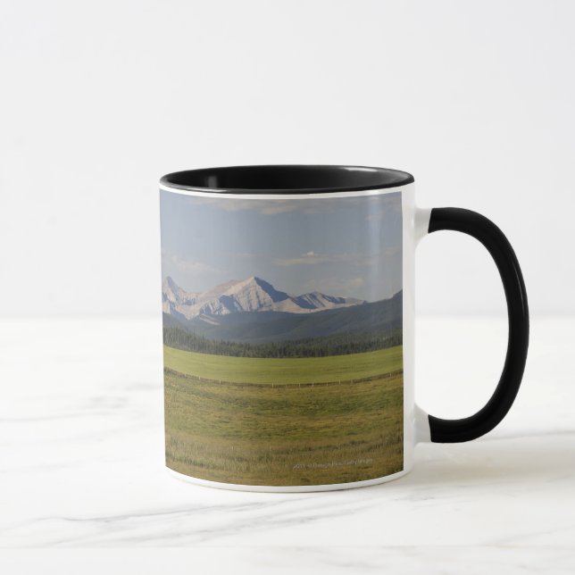 Gröntfält och Rolling Hills med berg Mugg (Höger)