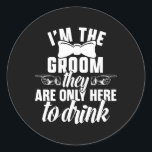 Groom Bachelor levererar Party Bröllop 1 Runt Klistermärke<br><div class="desc">Groom Bachelor levererar Party Bröllop 1</div>