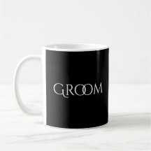 Groom Black med vit typografi