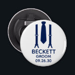 Groom Blue Tie Flasköppnare<br><div class="desc">De här knappöppnarna i flaska är perfekt för en bilkunds party eller helg. Om all din bröllopsfest kommer att ha kostym på sig så skulle det vara perfekt med suspenderare och en slips i blått. Avslappnaden är ännu formell. Titeln kan ändras till best man, groomsman, vaktmästare osv. Hämta en till...</div>