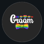 Groom Lgbt Pride Gay Bachelor Bröllop Förlovning L Runt Klistermärke<br><div class="desc">Lesbisk för Groom Lgbt Pride Gay Bachelor Bröllop Förlovning</div>