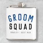 Groom Squad | Modern Bachelor Groomsman Snyggt Fickplunta<br><div class="desc">En knapp av typen "Groom Squad" citerar en snyggt med en modern, minimalistisk typografi i svart och marin blått i ett coola trendig stil. Sloganen, namn och rollen kan lätt vara personlig med namn i era grupperingar, till exempel brudgumm, bäste man, groomsman, Far i Groom, Page Boy och så mycket...</div>