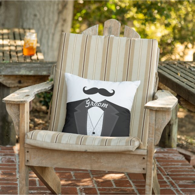 Grooms Mustache Tuxedo Black Tie Pillow Utomhuskudde (Stol)