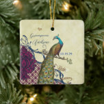 Groomsman Navy & Raspberry Vintage Peacock Julgransprydnad Keramik<br><div class="desc">Bröllop Keepsakes Bröllopsfest Ornaments - om du vill ändra bakgrunden färg - klicka på anpassa - klicka på Redigera - välj sista verktyg i rullgardinsmenyn och välj från ett av de färger som visas eller ange din rgb hex-kod för personligt bröllp färg- om du vill ändra teckensnittet färg markerar du...</div>