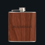 Groomsman Rustic Bröllop | Skogsäd Fickplunta<br><div class="desc">Anpassade Groomsman bröllop höftkolv med traditionellt mahogany-träsket ser ut mönster. Sofistikerad, maskulinsk gåva från bröllop till marskalkarna och matchande tjänster för medlemmar i bröllopsfesten. Anpassa hur du vill med ett meddelande, namn etc. Det här anpassadet är en klassisk träkornsformad kolv som finns i vår angela65 Zazzle-butik på matchande bröllopsfavoriter för...</div>