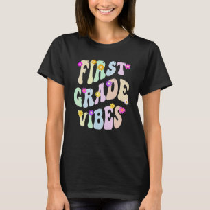 Groovy 1:a klassens vibbar Skollärare Första klass T Shirt