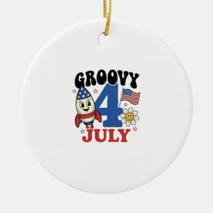 Groovy 4 juli Raket Patriotisk T-Shirt Design_1 Julgransprydnad Keramik