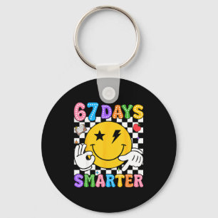 Groovy 67:e skoldagen T-shirt 67 dagar smartare Te Nyckelring