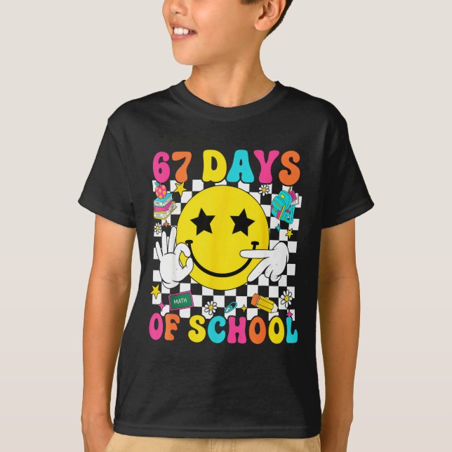 Groovy 67th Day Of School 67 Meme Teacher Boy Girl T Shirt (Framsida)