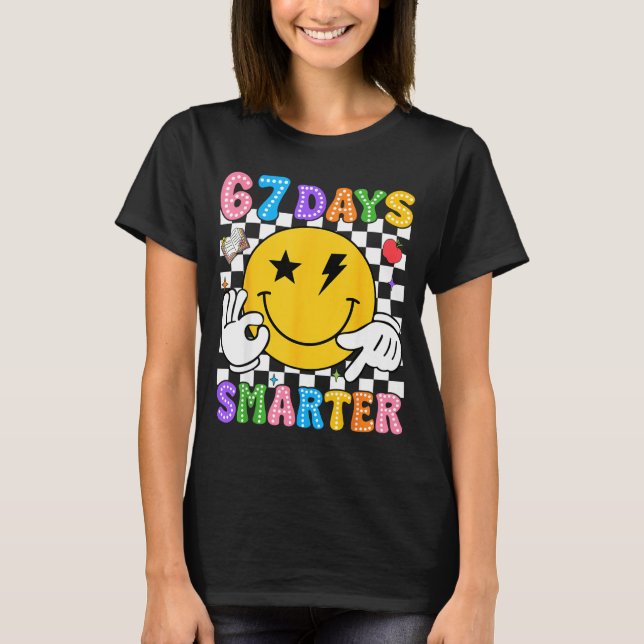 Groovy 67th Day Of School Shirt 67 Days Smarter Te T Shirt (Framsida)