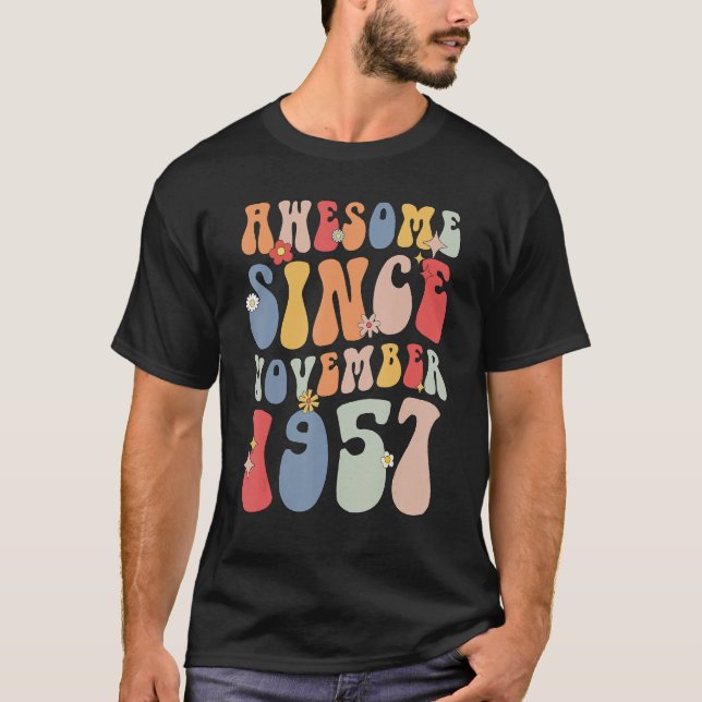 Groovy Awesome Since November 1957 Retro  65th T Shirt (Framsida)