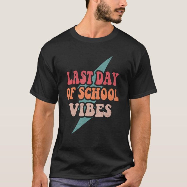 Groovy Bolt, förra dagen, skolVibes T Shirt (Framsida)