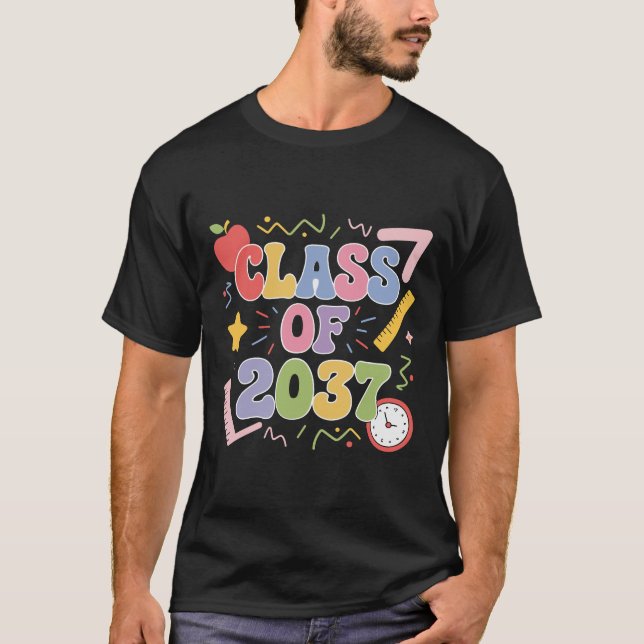 Groovy Class of 2037 Grow With Me, back to school T Shirt (Framsida)