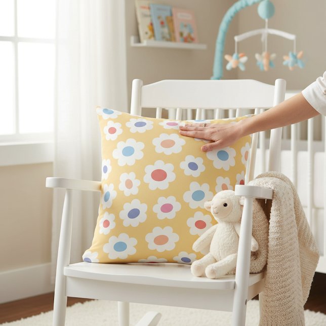 Groovy Flower Power Baby Nursery Throw Pillow Kudde (Skapare uppladdad)