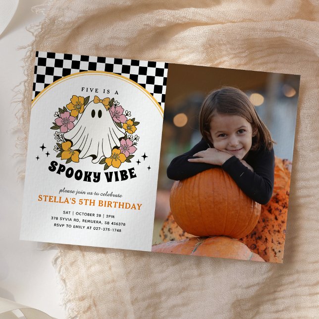 Groovy Girl Halloween Birthday Photo Inbjudan (Skapare uppladdad)