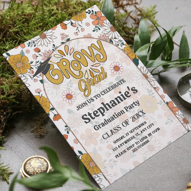 Groovy Grad: Uppmaning långt ut i Studenten Inbjudningar (Groovy Grad: Far Out Graduation Invitation)